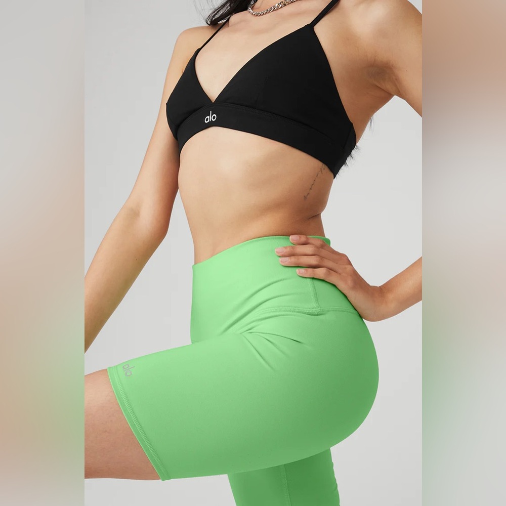 Alo Yoga High-Waist Bike Shorts 7”, size XXS, color - Ultramint